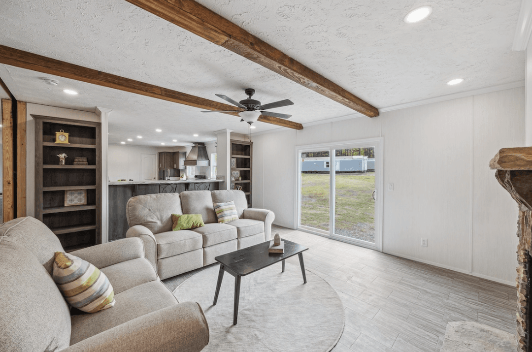 Md-62-32 interior home features