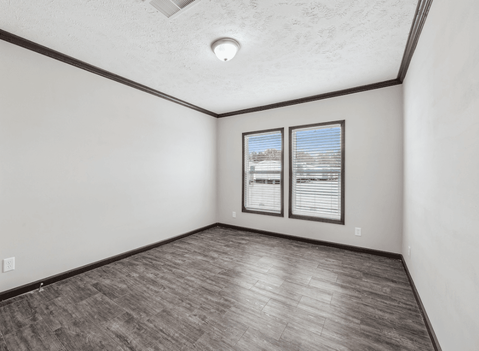Md-32-76 bedroom home features