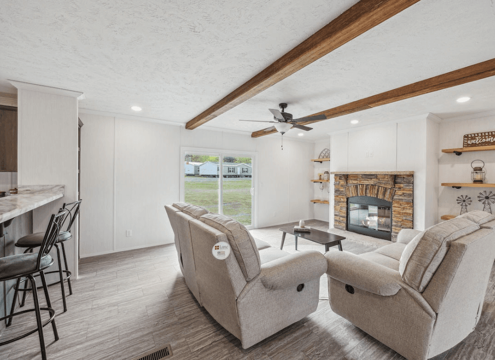 Md-62-32 interior home features