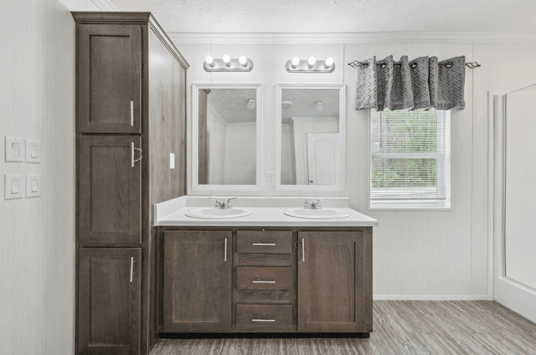 Md-62-32 bathroom home features