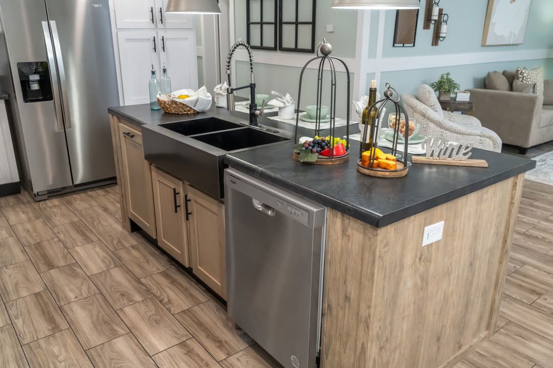 Md-56-32 kitchen home features