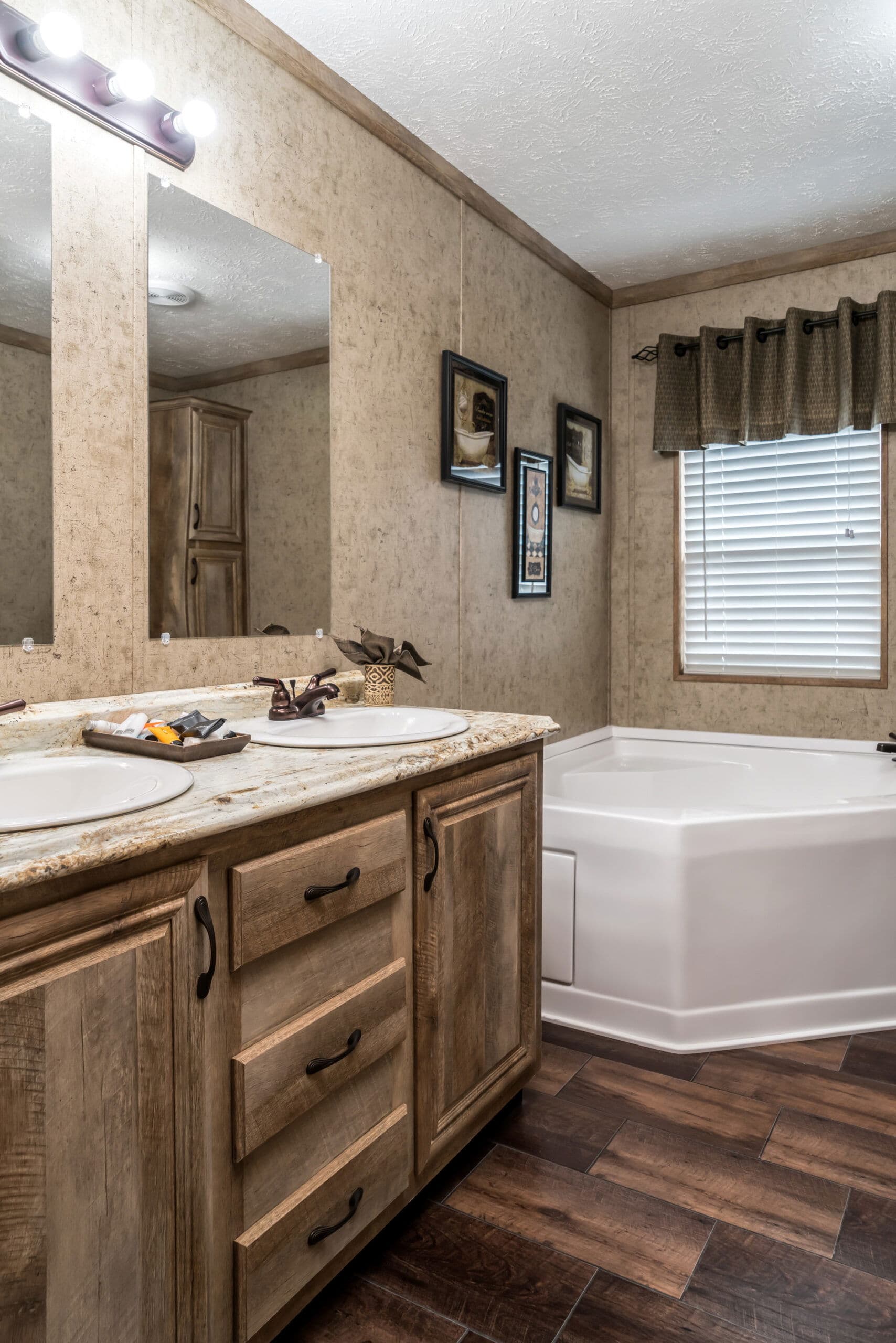 Md-30-32 bathroom home features