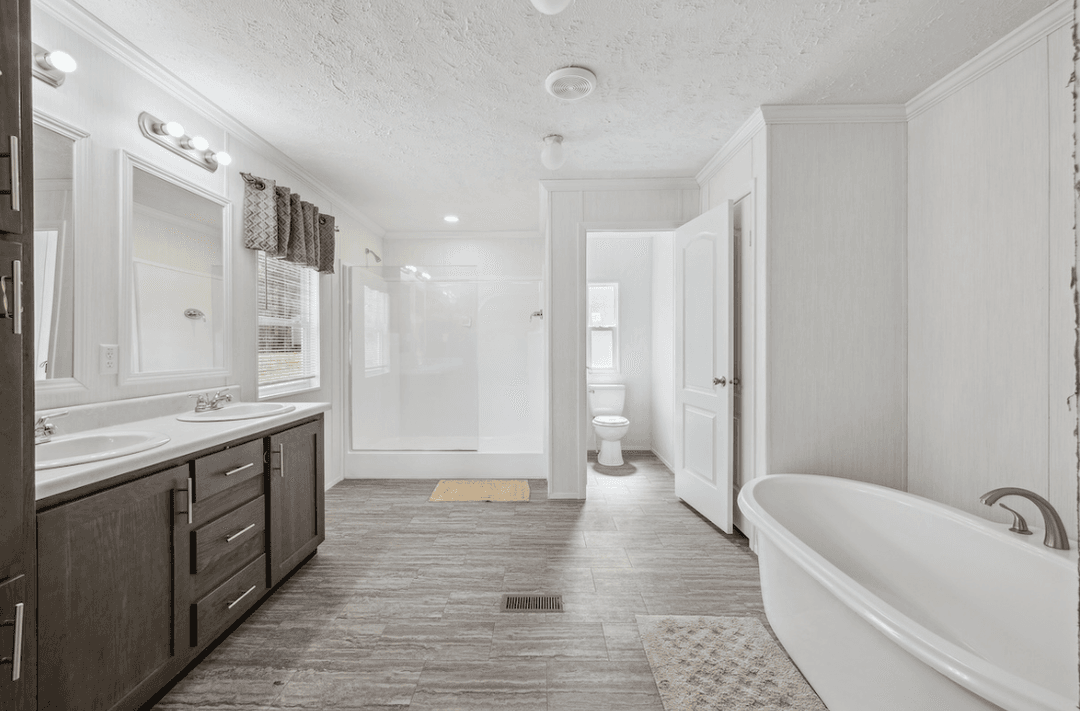 Md-62-32 bathroom home features
