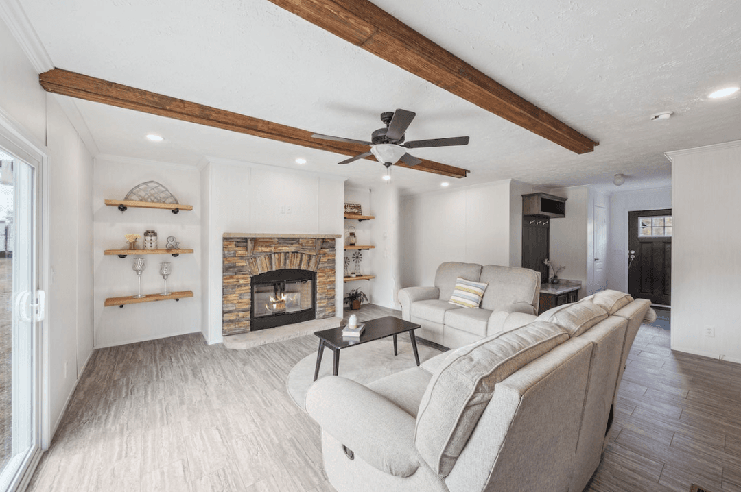 Md-62-32 interior home features
