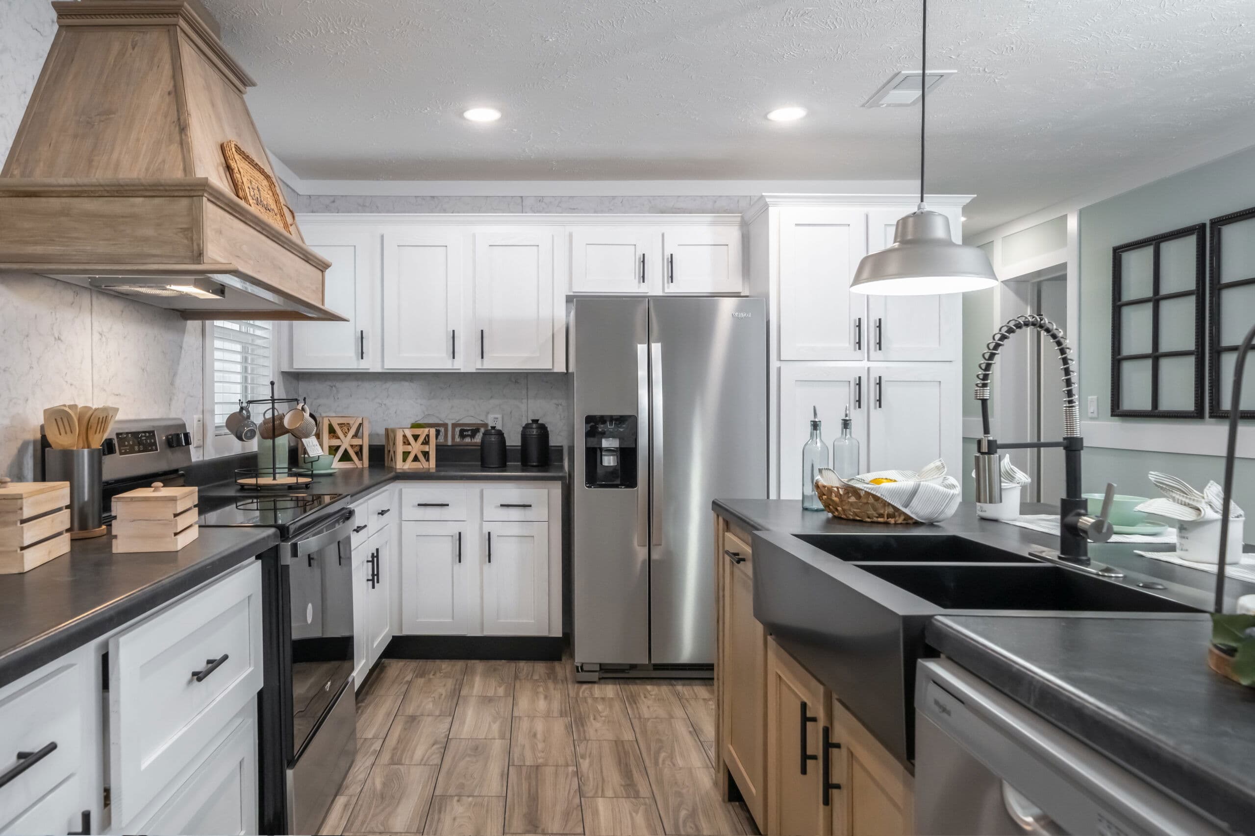Md-56-32 kitchen home features