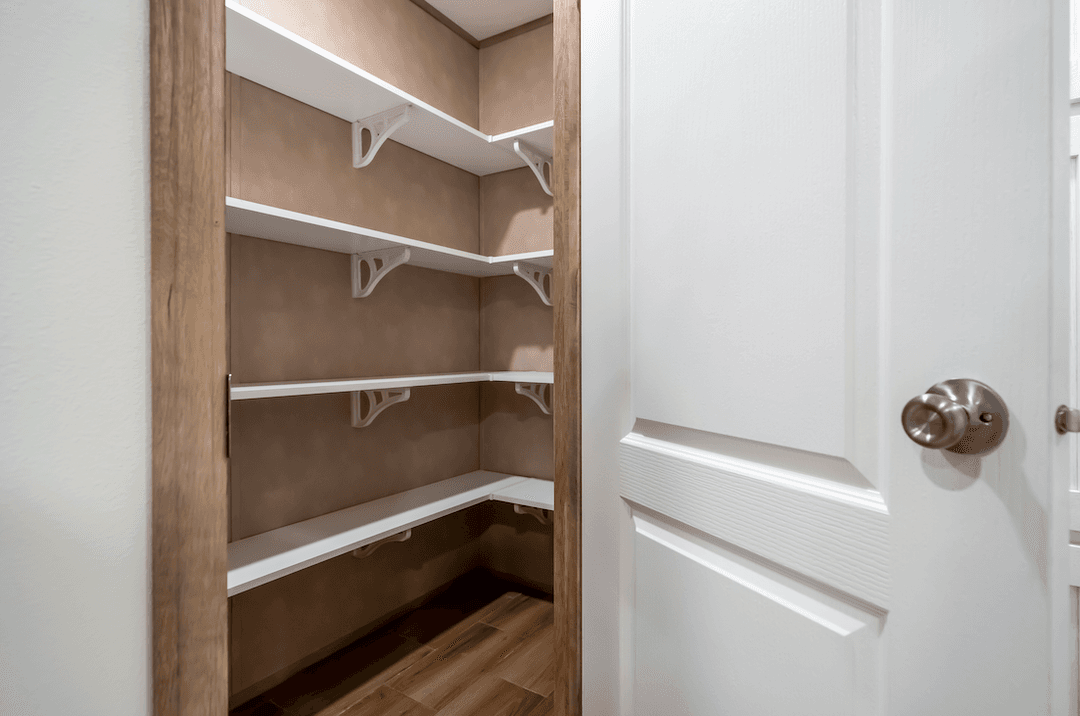 Md-61-32 interior home features