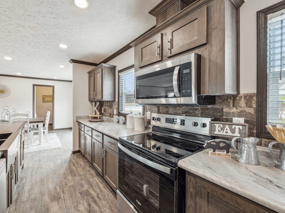 Md-32-76 kitchen and hero home features