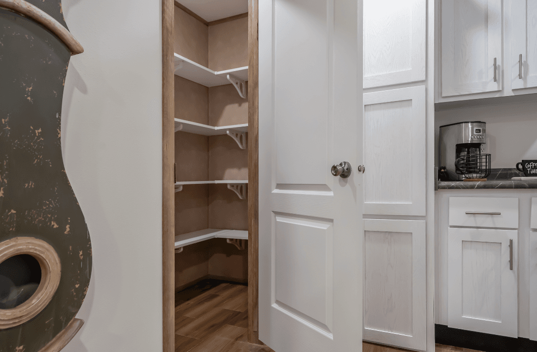 Md-61-32 interior home features