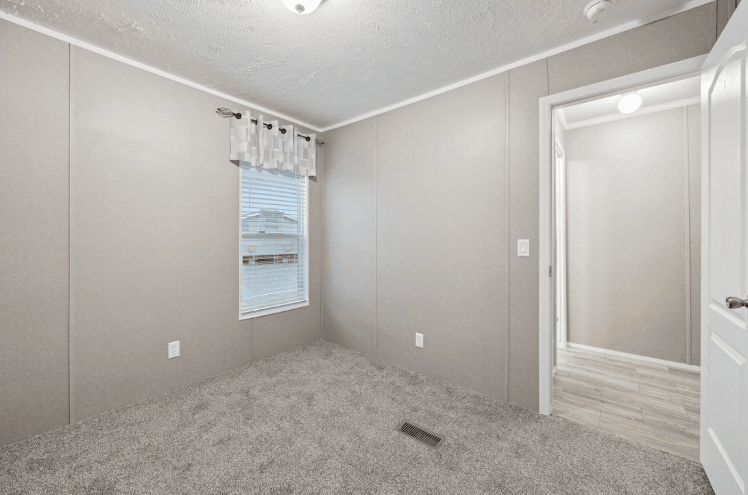 Md-116 bedroom home features