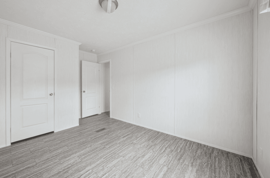 Md-62-32 bedroom home features