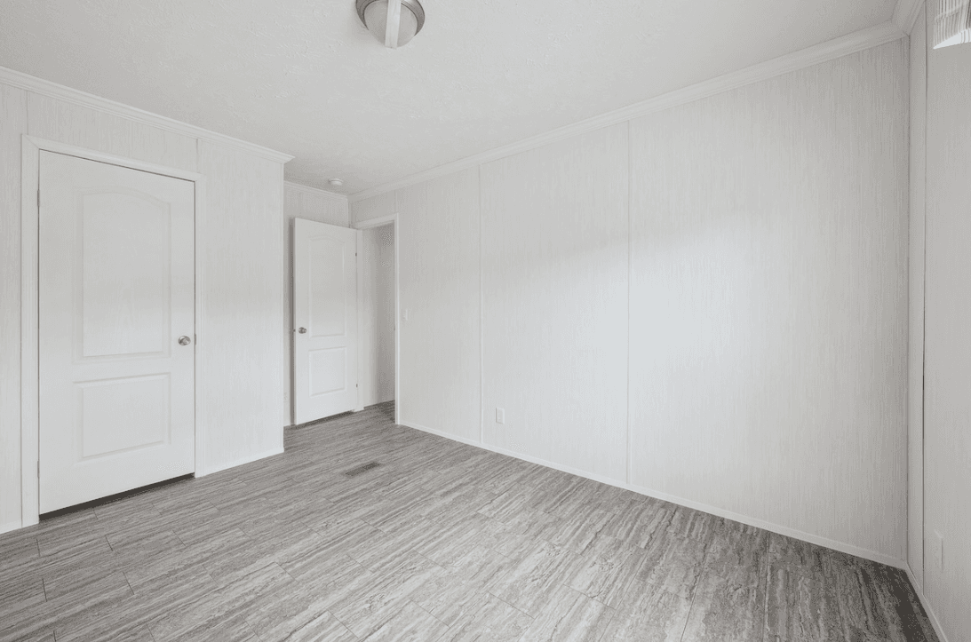 Md-62-32 bedroom home features