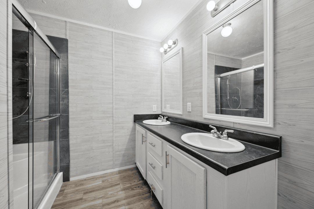 Md-116 bathroom home features