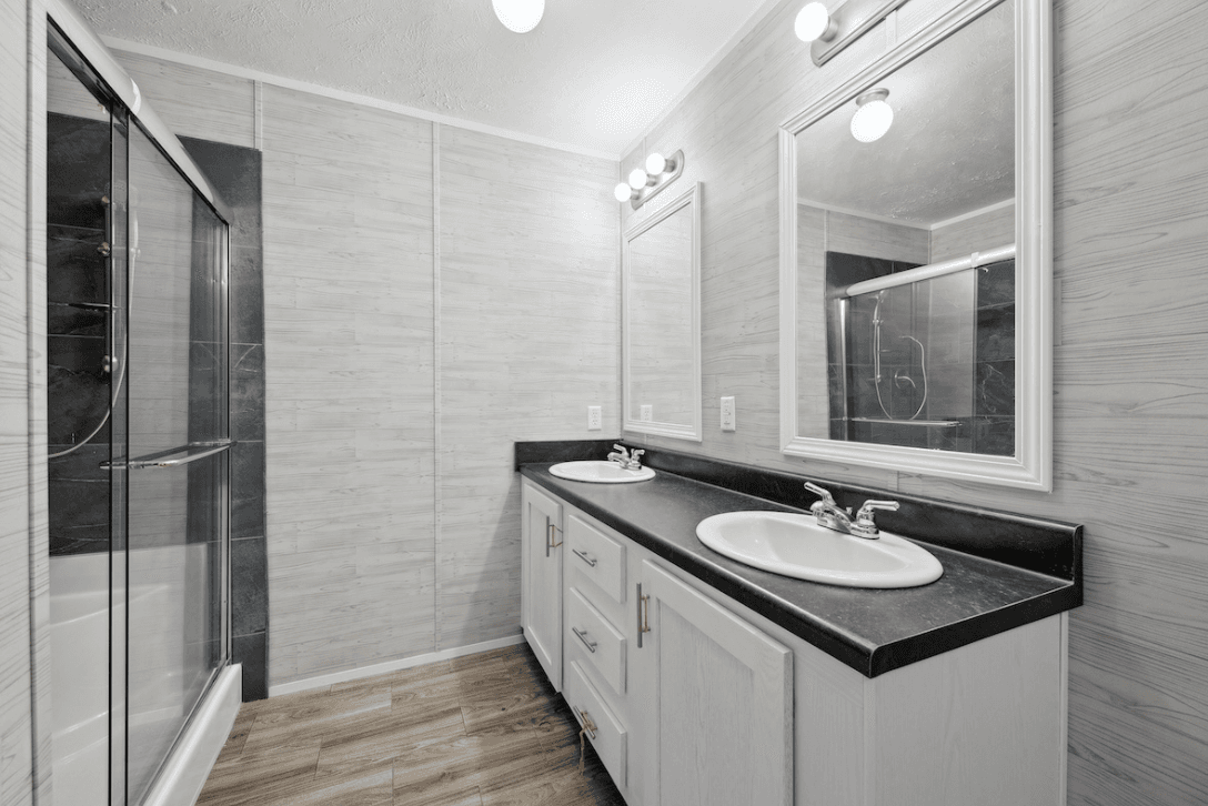 Md-116 bathroom home features