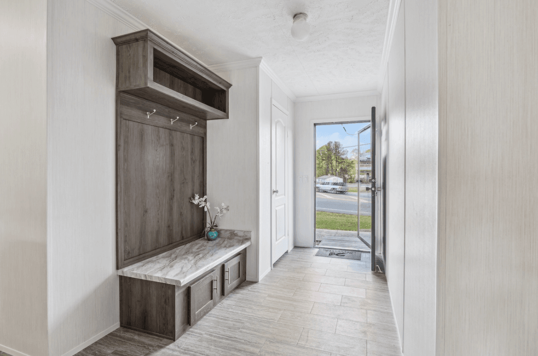 Md-62-32 interior home features