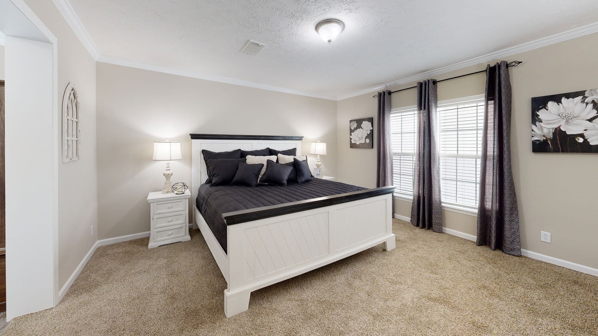 Kb-3248 bedroom home features