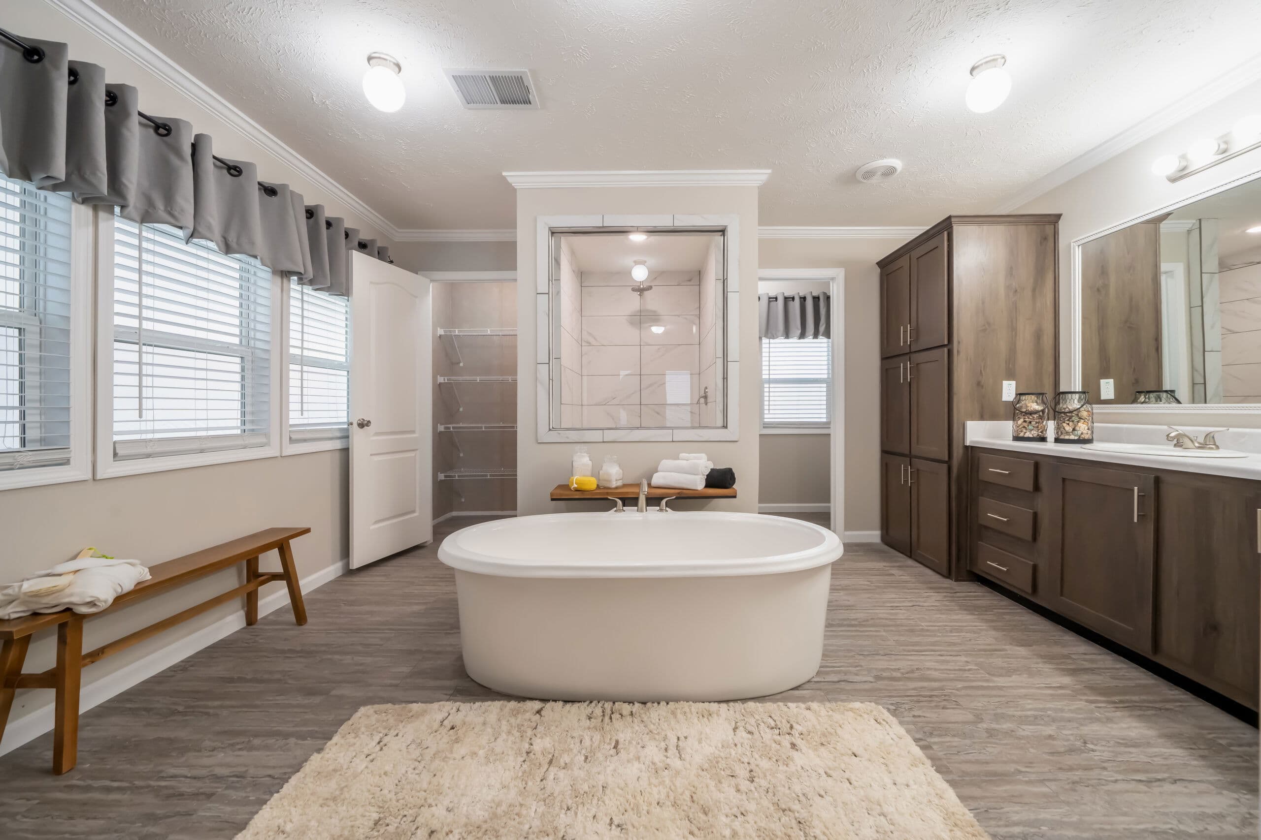 Md-54-32 bathroom home features