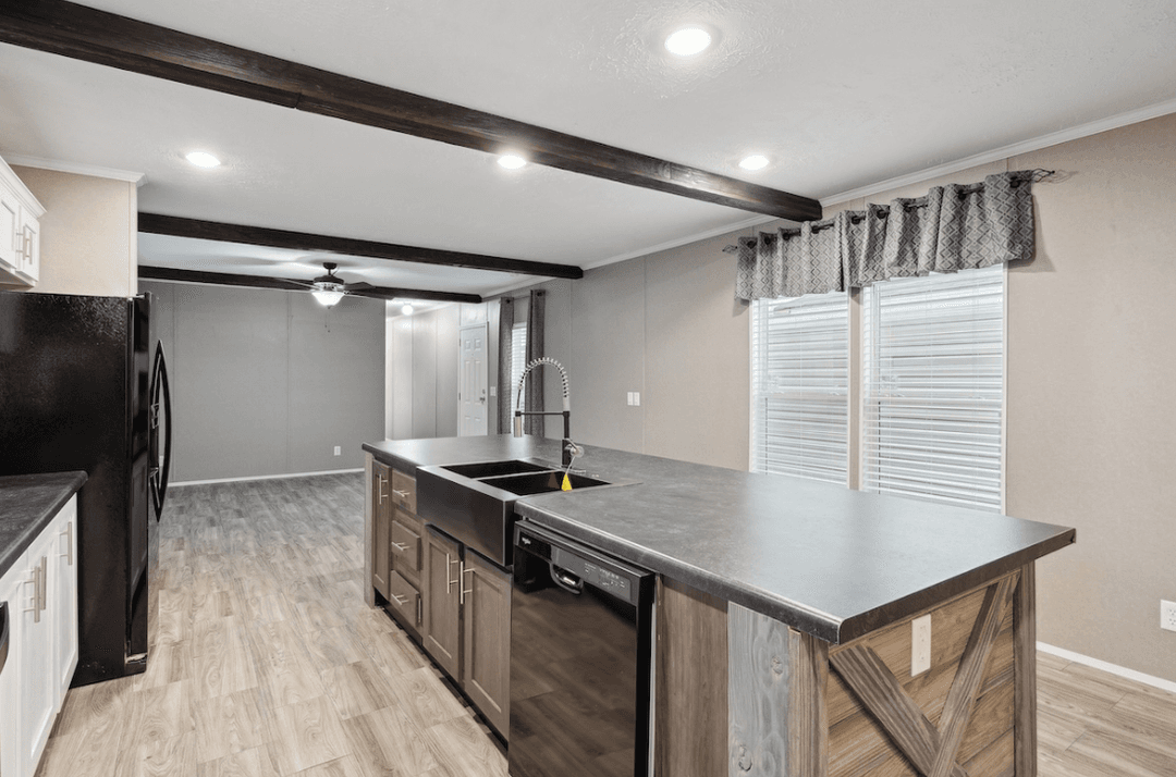 Md-116 kitchen home features