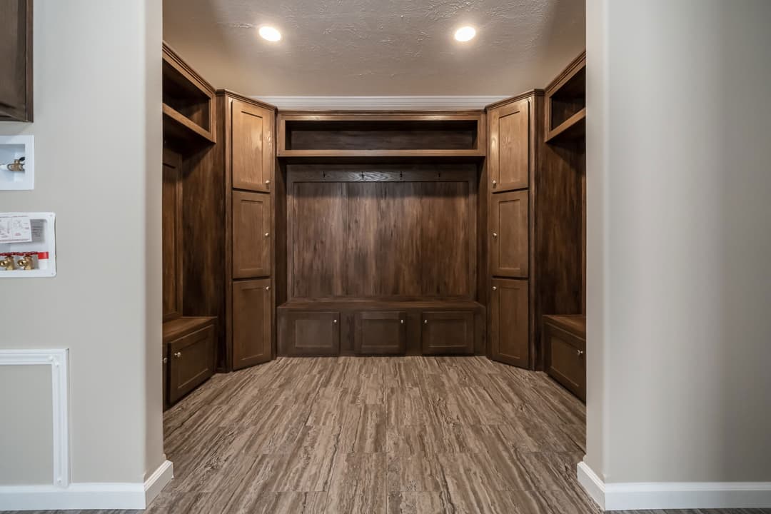 Kb-3248 interior home features