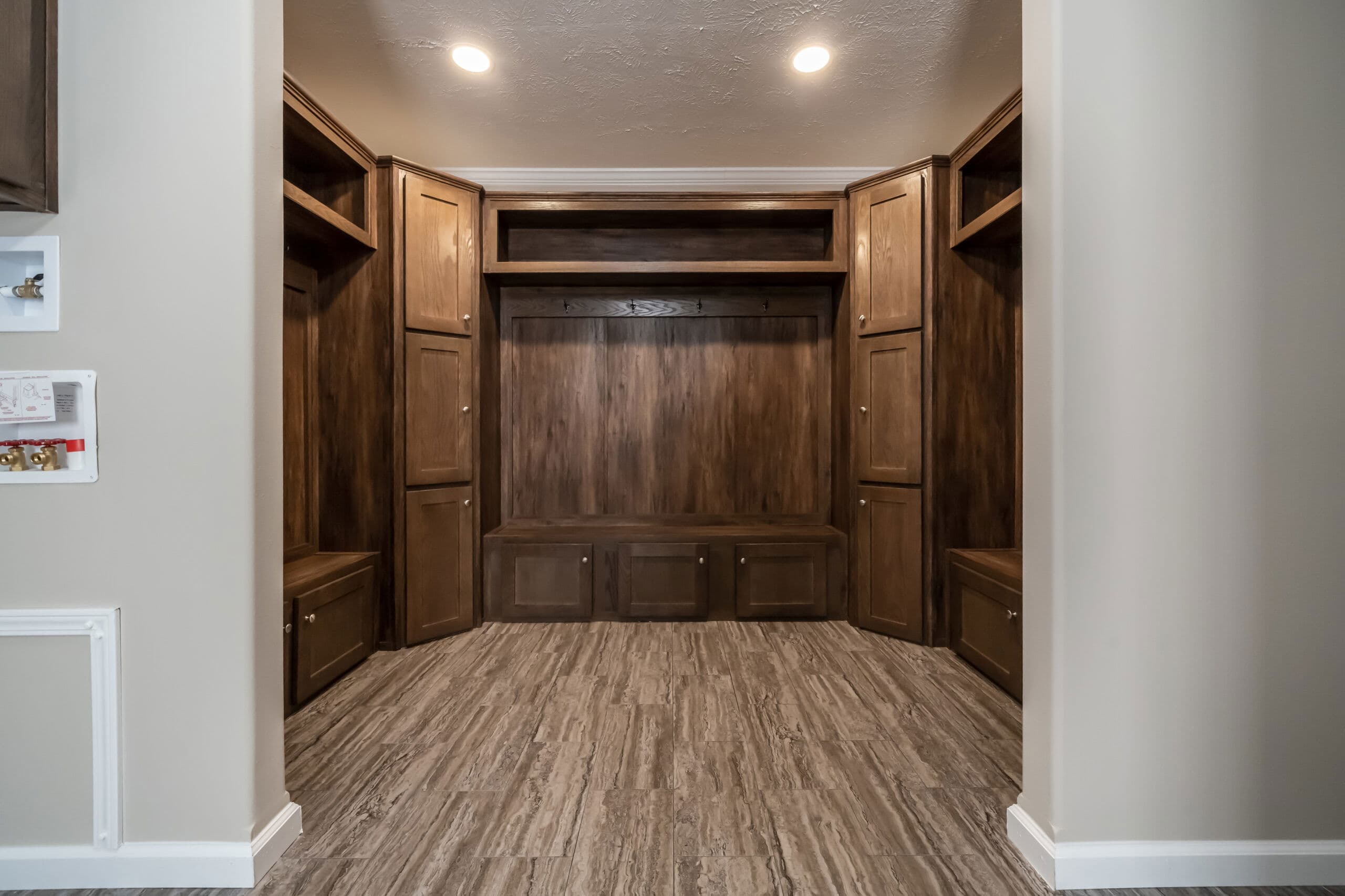 Kb-3248 interior home features