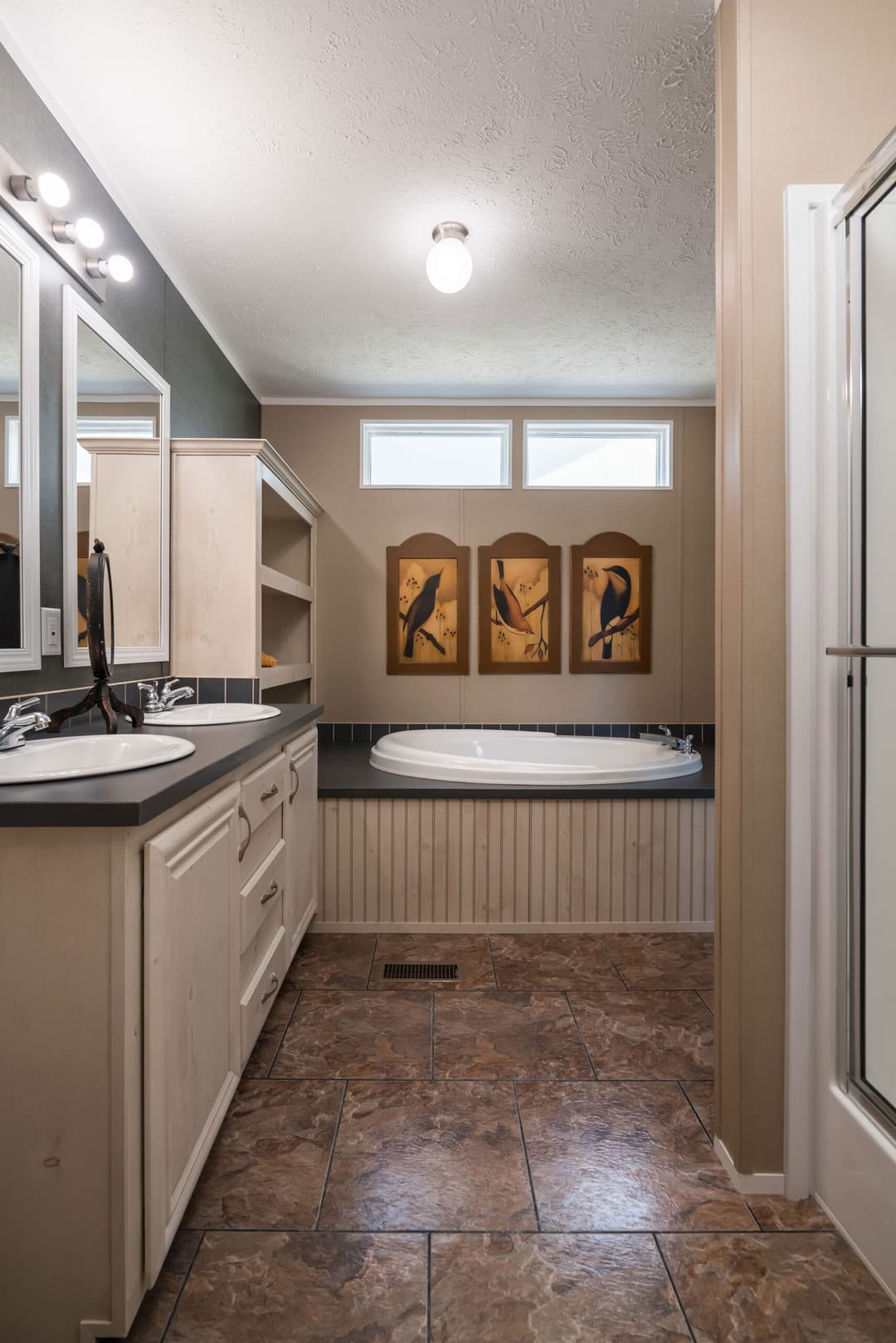 Md-109 bathroom home features