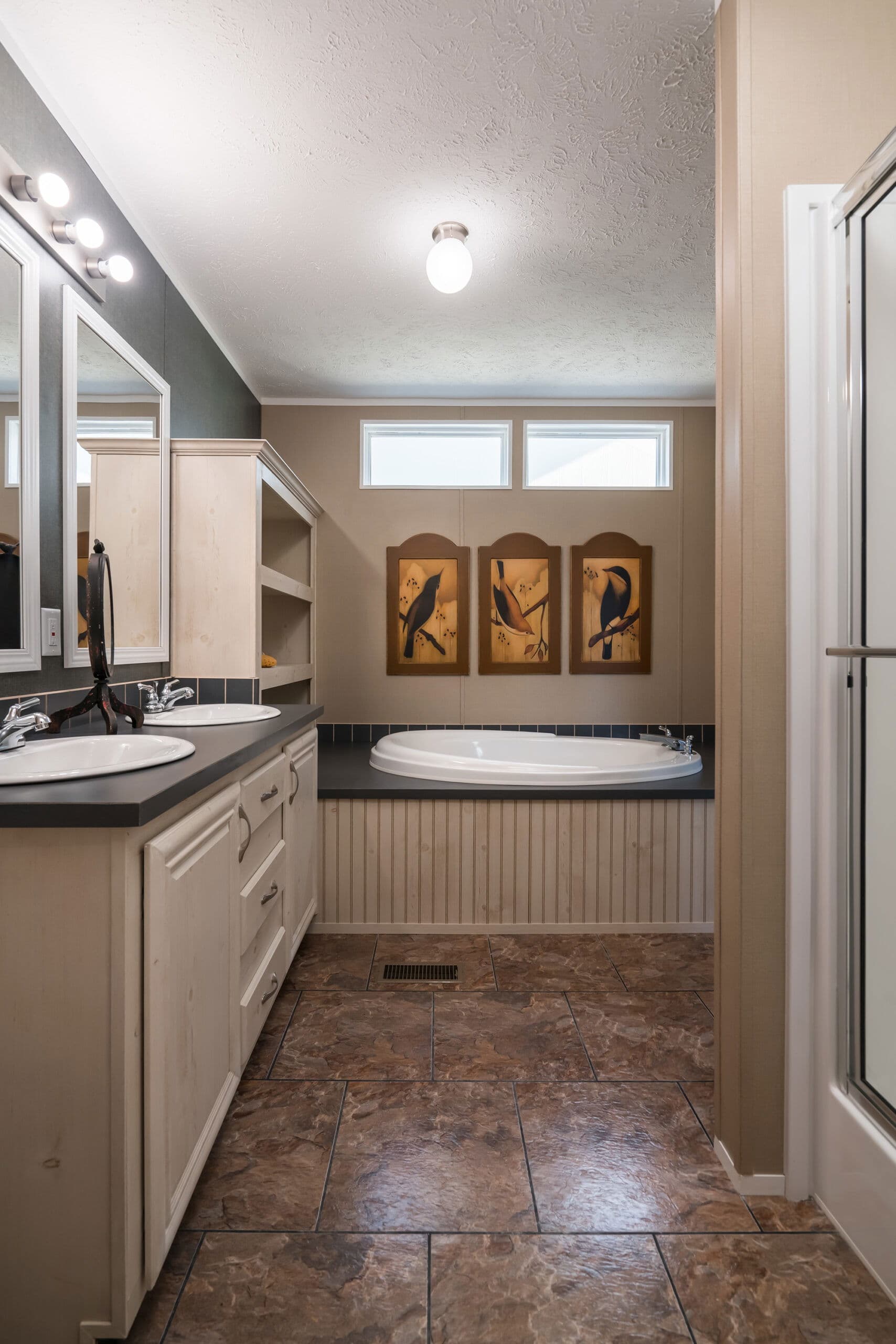 Md-109 bathroom home features