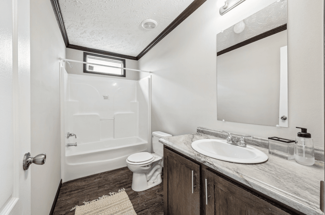 Md-32-76 bathroom home features