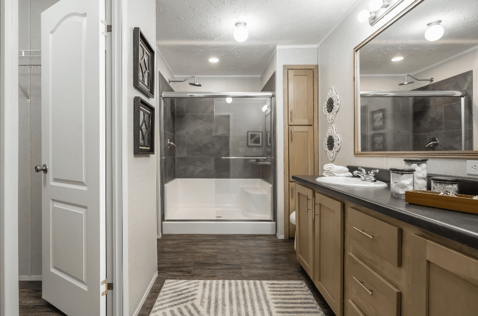 Md-59-32 bathroom home features