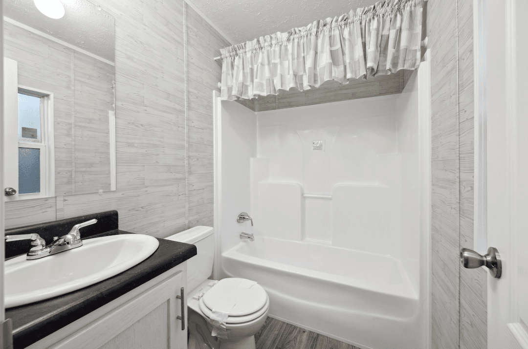 Md-116 bathroom home features