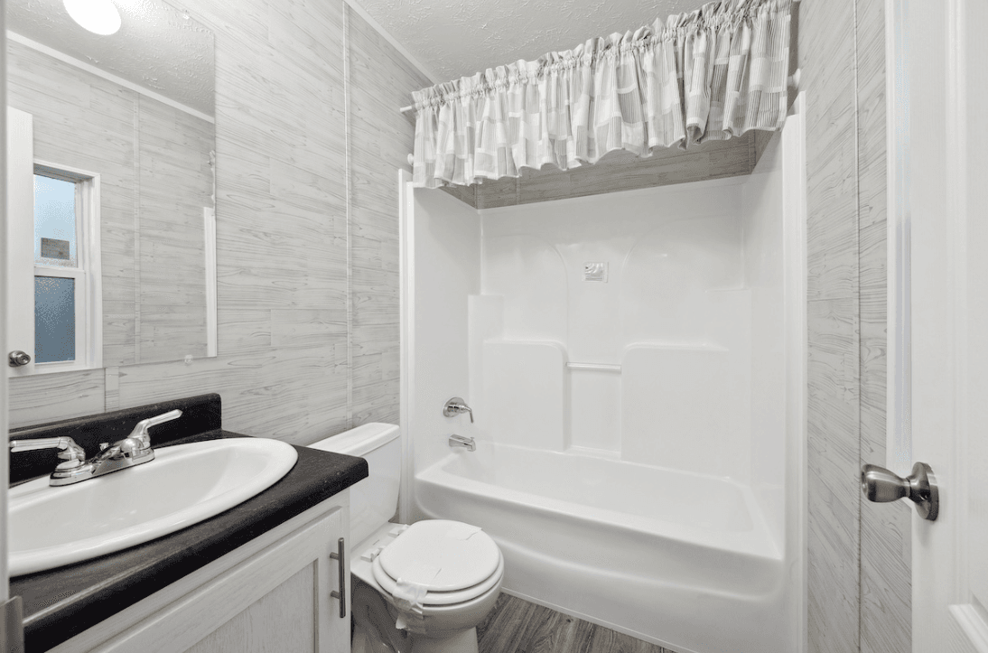 Md-116 bathroom home features